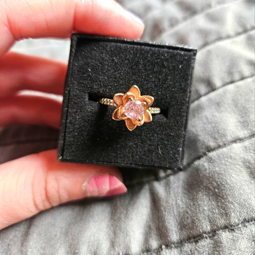 Rose Gold Flower Ring with Pink Stone🌸